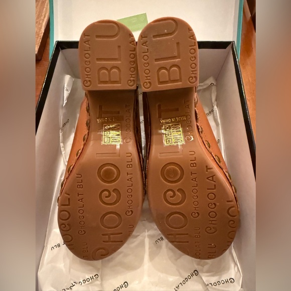 Chocolat Blu Gold Cognac Leather Scalloped Mules - Picture 2 of 5